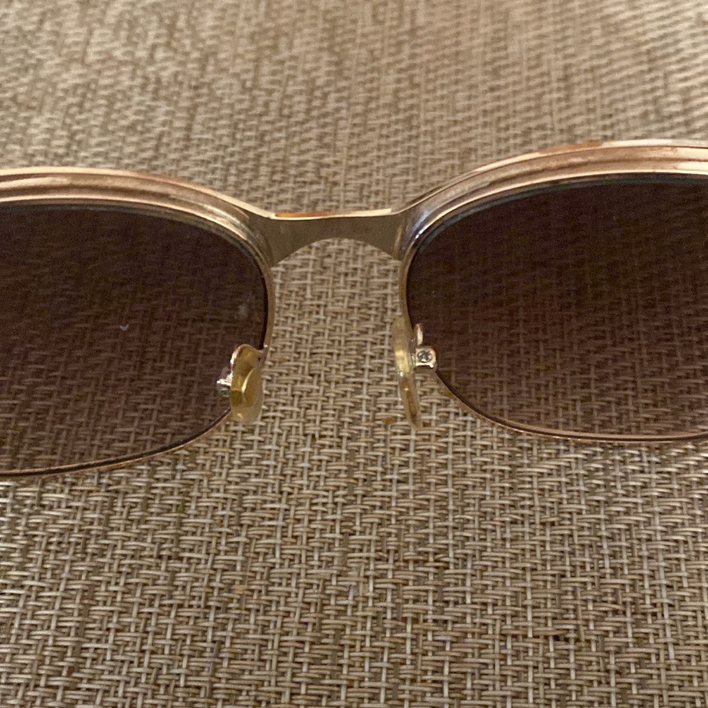 Sun glasses - Picture 5 of 9